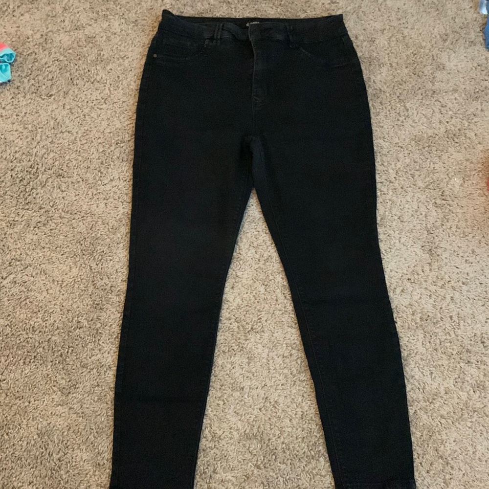 D. Jeans size 14 womens ankle/skinny black jeans